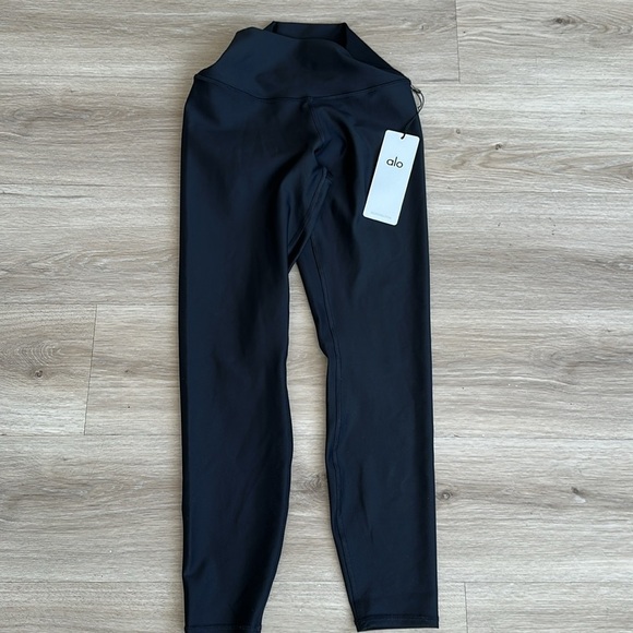 ALO Yoga High-Waist Airlift Legging - Picture 9 of 9